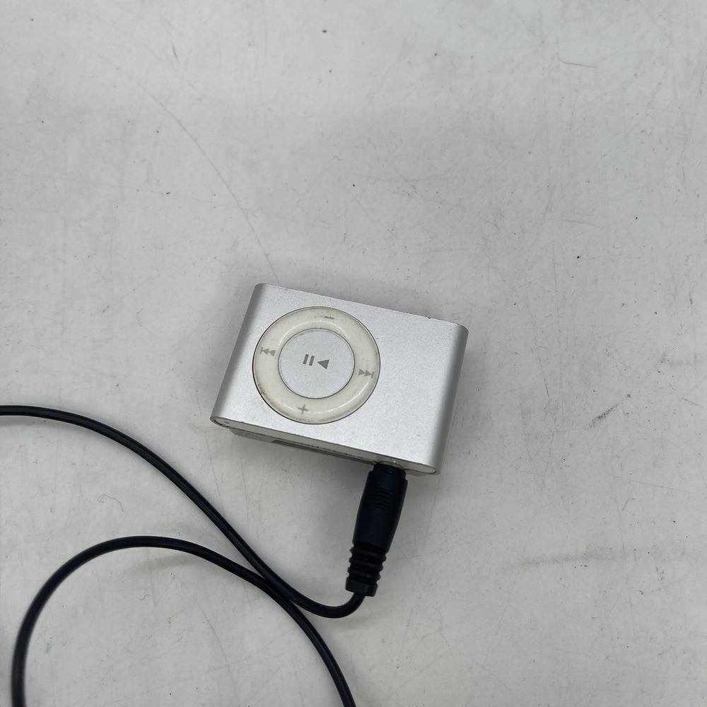 Apple iPod Shuffle 2nd Gen 1GB Silver A1204 Tested Working with Aux Cord Jack